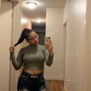 Turtle neck cropped